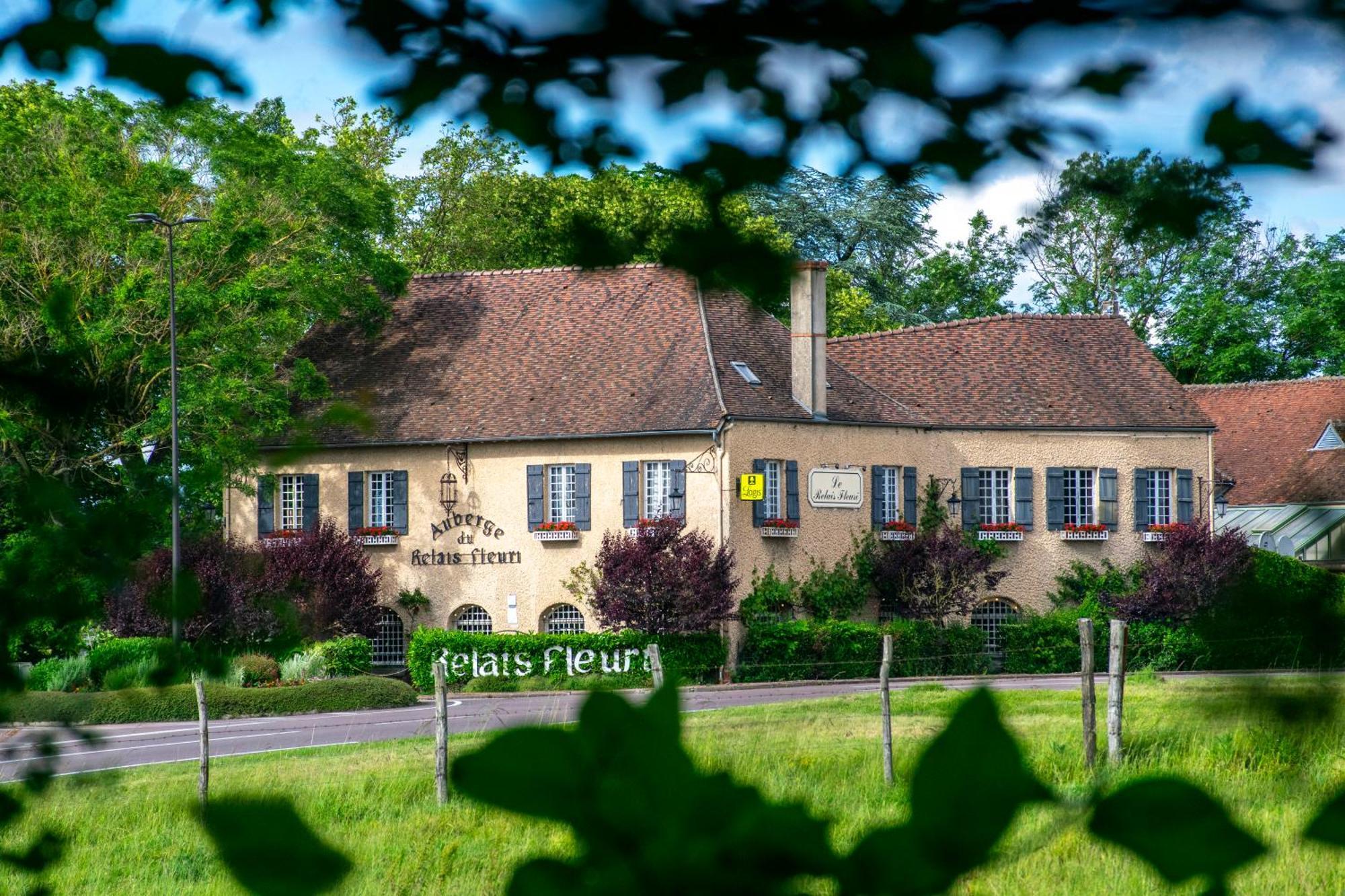 Le Relais Fleuri, Et Restaurant Logis - Avallon Hotel Sauvigny-le-Bois