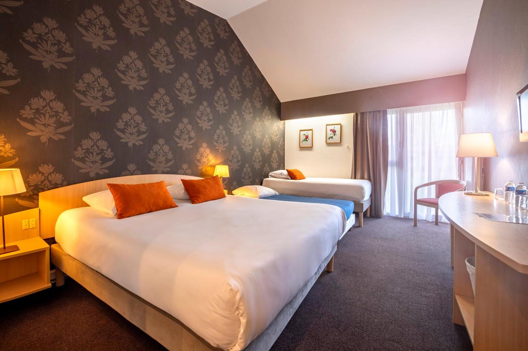 Le Relais Fleuri, Et Restaurant Logis - Avallon 3*