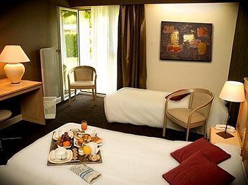 Hotel Le Relais Fleuri, Et Restaurant Logis - Avallon