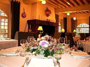 Le Relais Fleuri, Et Restaurant Logis - Avallon Hotel 3*